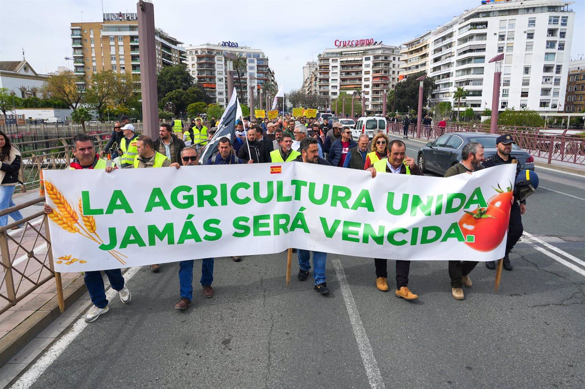 Marcha de agricultores en Sevilla/ Francisco J. Olmo/EP