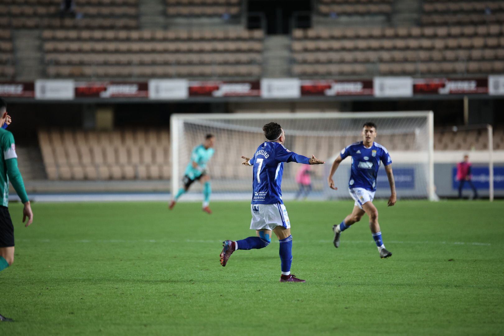 Joseliyo celebra el gol en Chapín