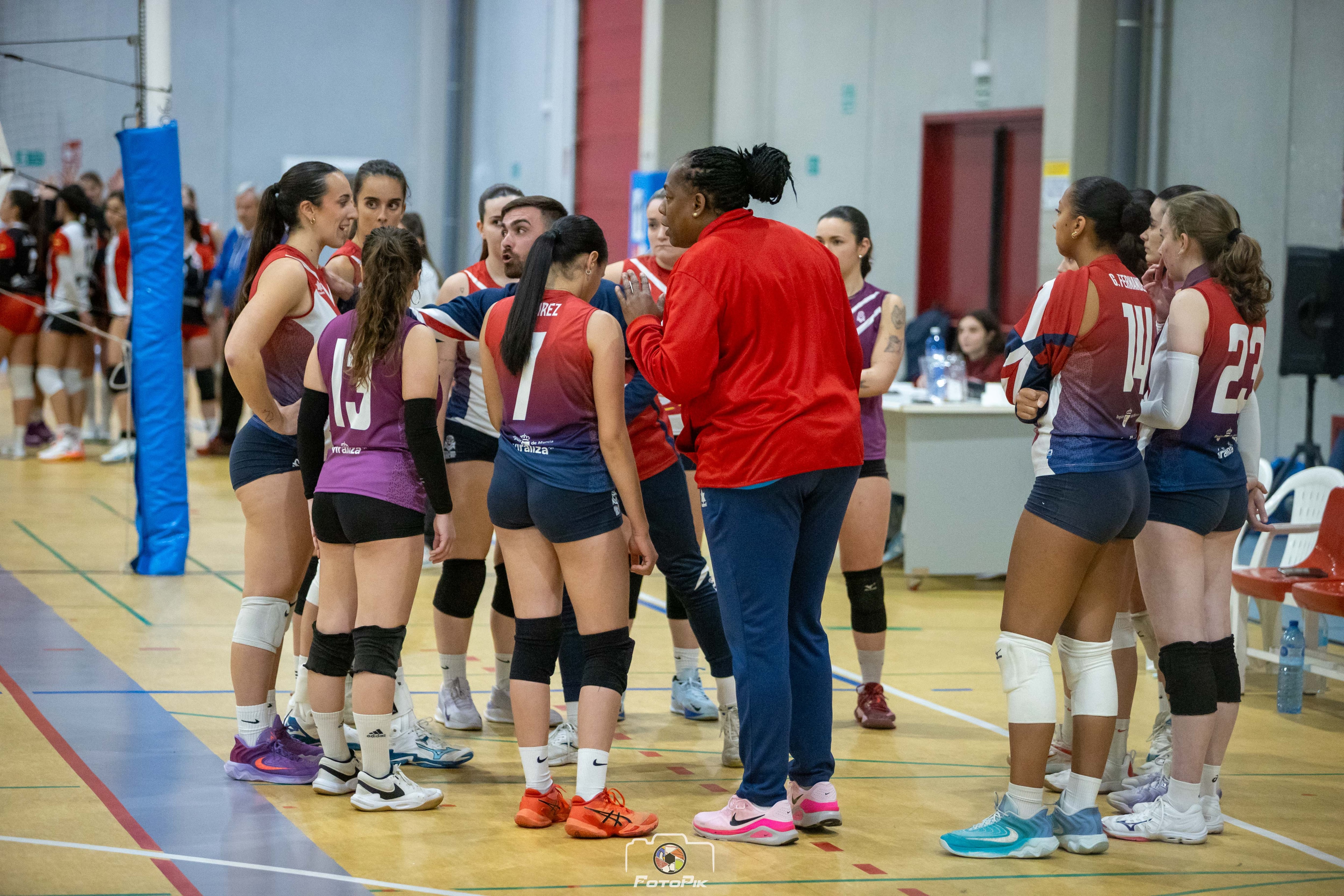 Ana Ibis Fernández dirige a Molina Voley