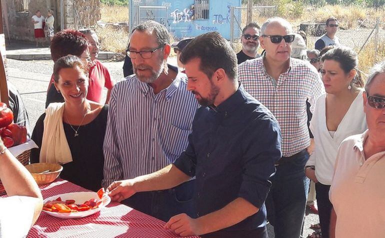 Luis Tudanca, en la Feria del Pimiento de Piquillo de Torquemada