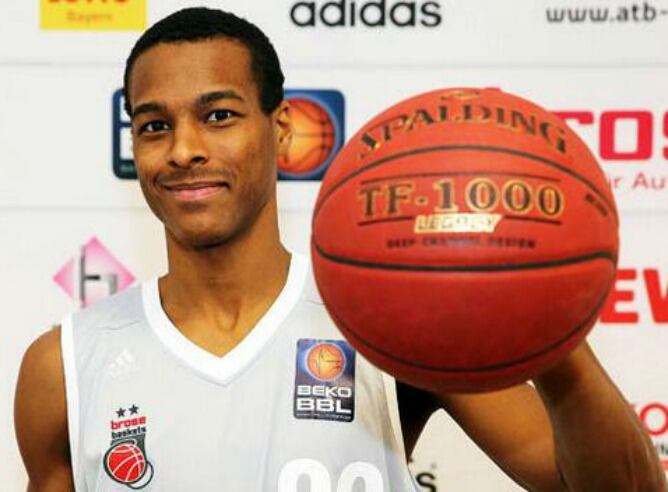 Alex Renfroe se convierte en el quinto base de la temporada para Laboral Kutxa