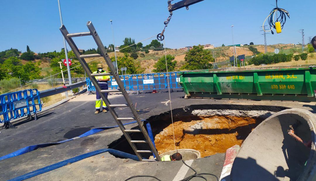 Sovacón en la glorieta de acceso al barrio de Valparaíso