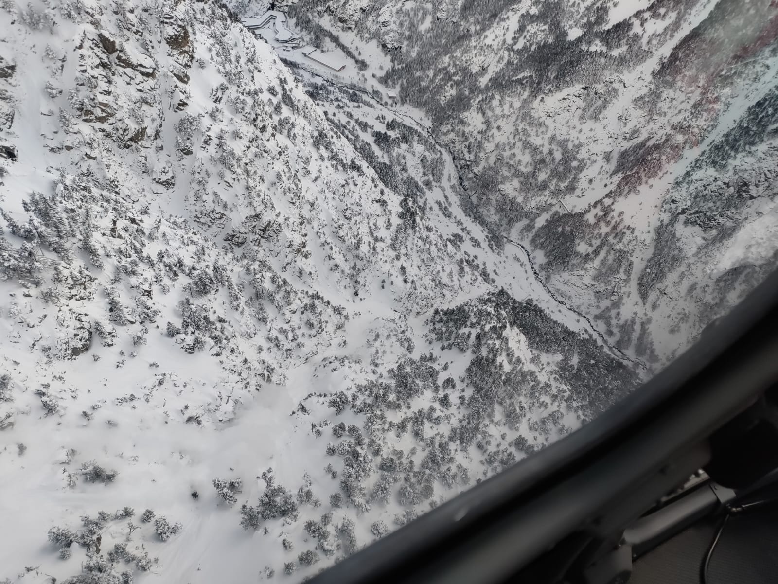 Imagen de archivo de la carretera al Balneario Panticosa desde un helicóptero