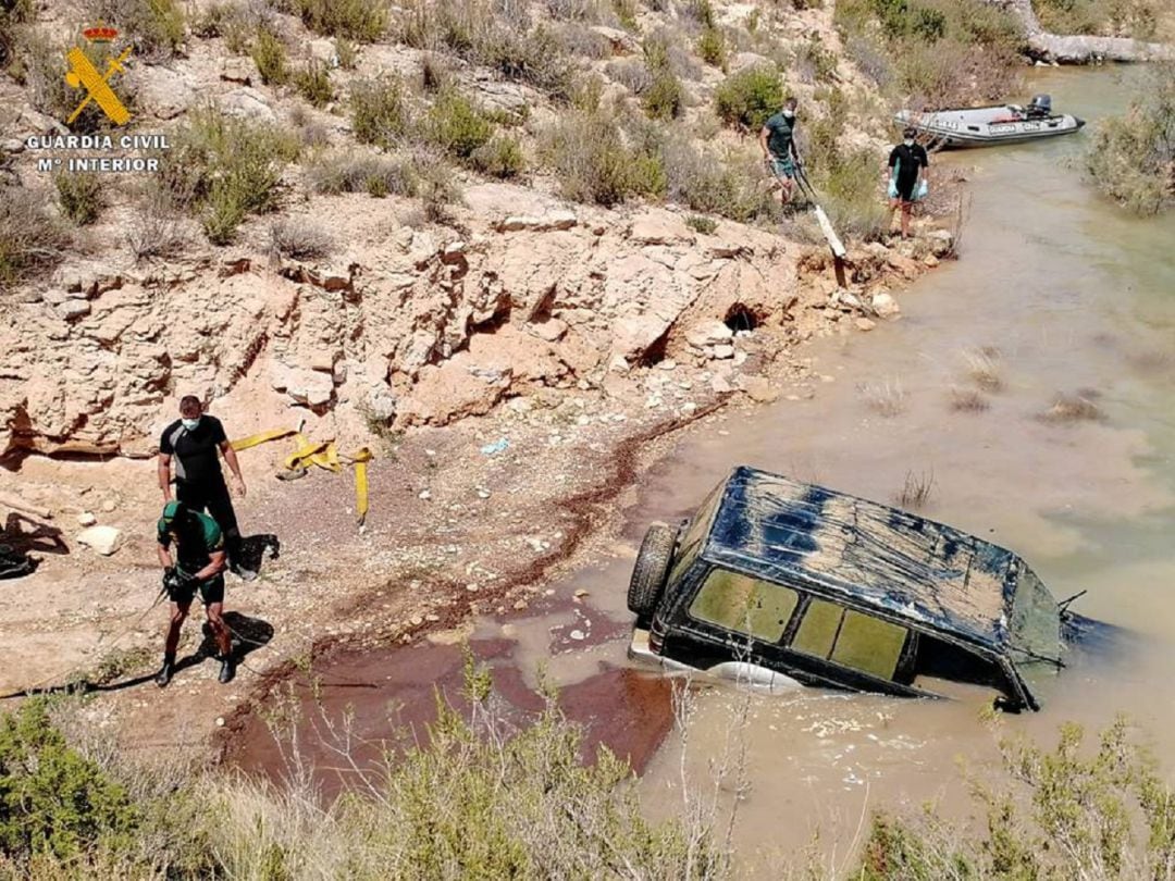 Operativo de la Guardia Civil en pantano de Civán, en el término municipal de Caspe (Zaragoza)