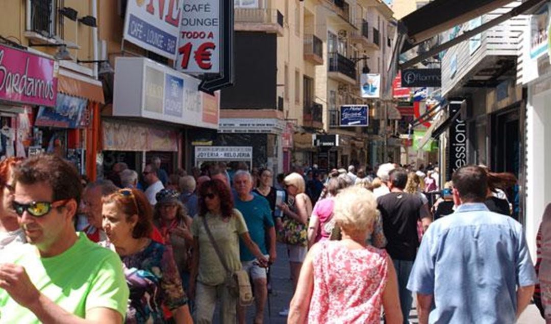 Comercios de Benidorm en una imagen de archivo