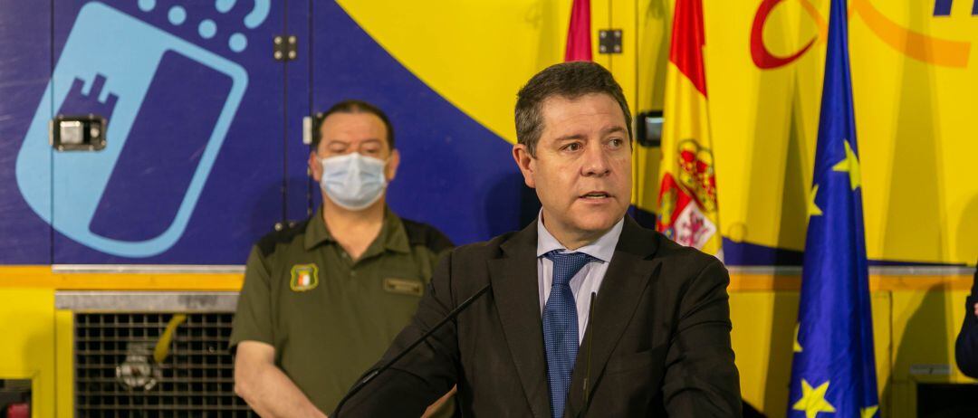 El presidente de Castilla-La Mancha, Emiliano García-Page, visita las instalaciones del Centro Operativo Provincial (COP) de prevención de incendios de la provincia de Cuenca.