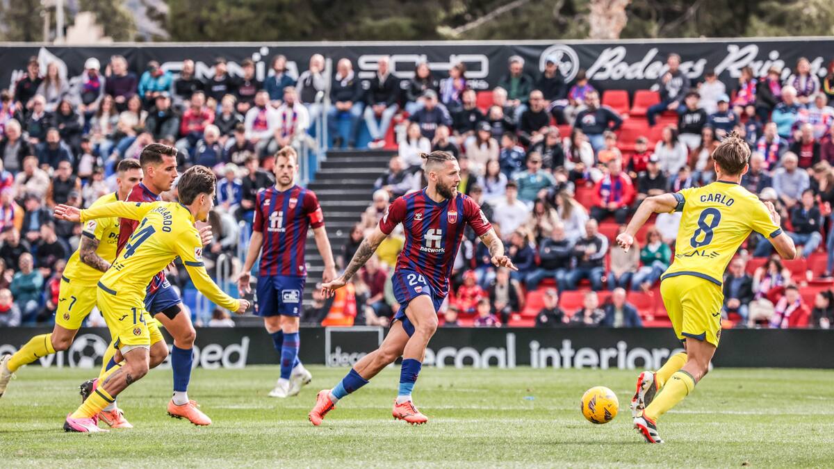 David Timor, futbolista del Eldense, antes de recibir al Andorra