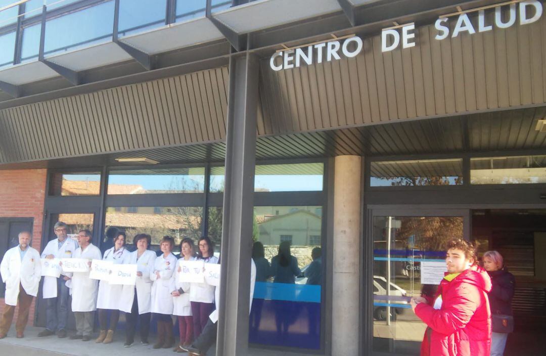 Médicos a las puertas del centro de salud de San Agustín este 7 de febrero