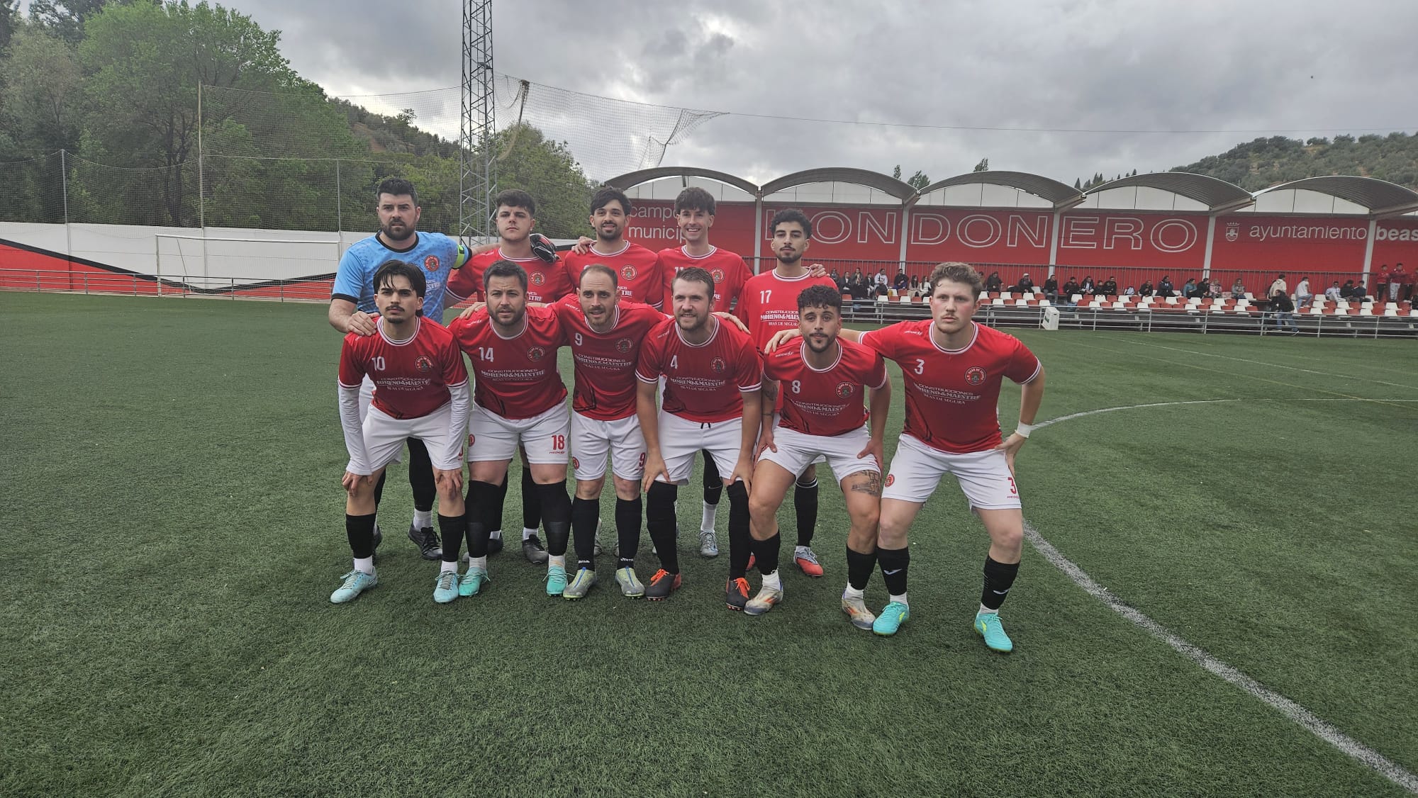 Equipo titular del C.D. Beas de Segura en el partido de ida de los play offs por el ascenso, contra el Jódar C.F.