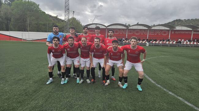 Equipo titular del C.D. Beas de Segura en el partido de ida de los play offs por el ascenso, contra el Jódar C.F.