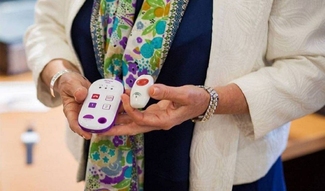 Dispositivo de teleasistencia para personas mayores 