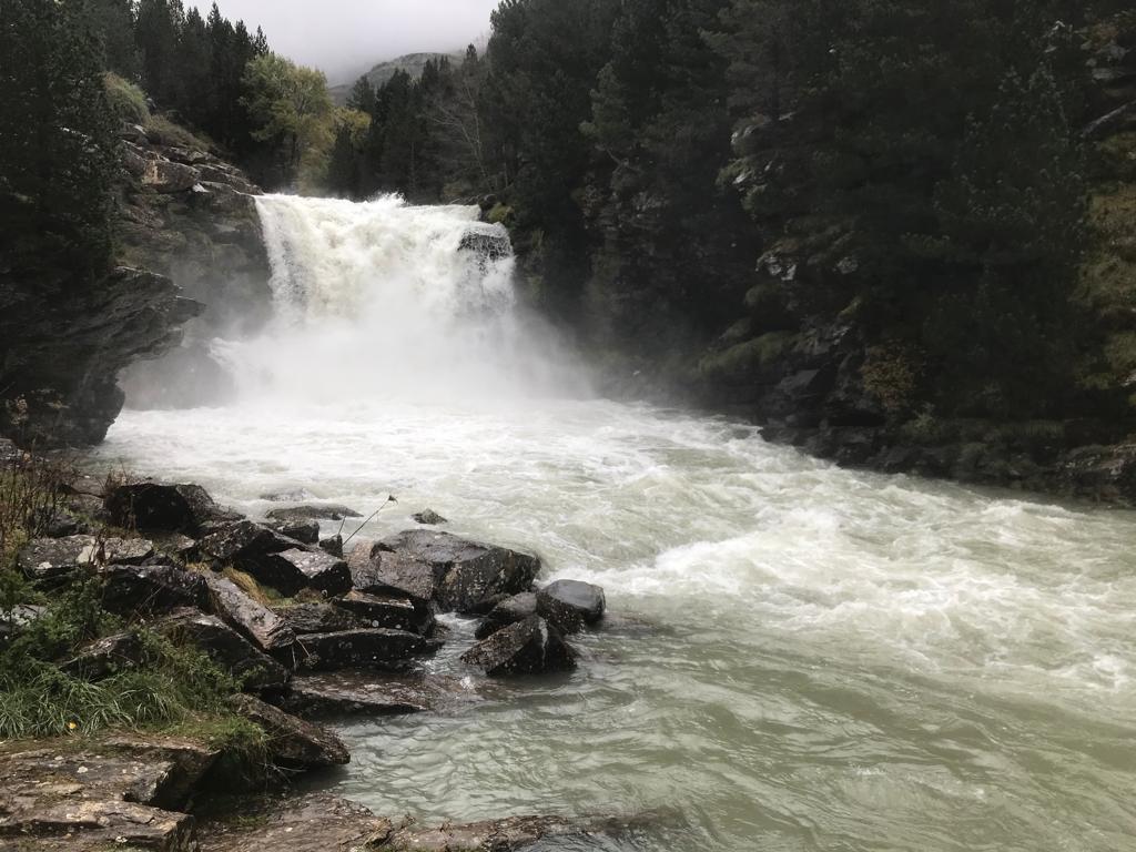 Los rios bajan con fuerza en varios puntos del Pirineo