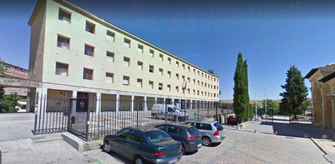 La Gerencia de Asistencia Sanitaria, la Junta y la UVA desestiman la opción de Magisterio para un centro COVID