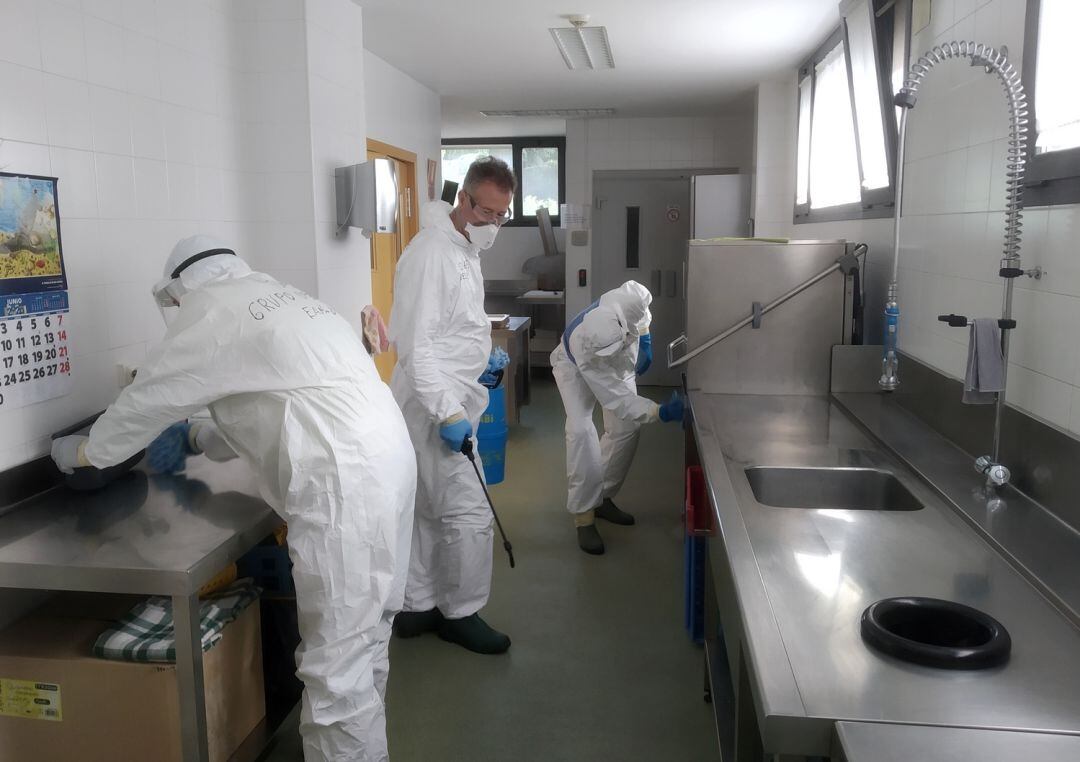 Desinfección de la Residencia Juvenil Antonio Machado