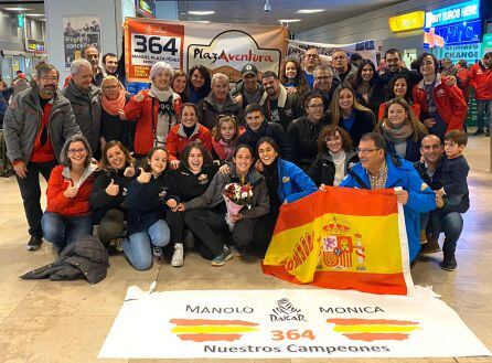 Recibimiento de amigos en el aeropuerto 