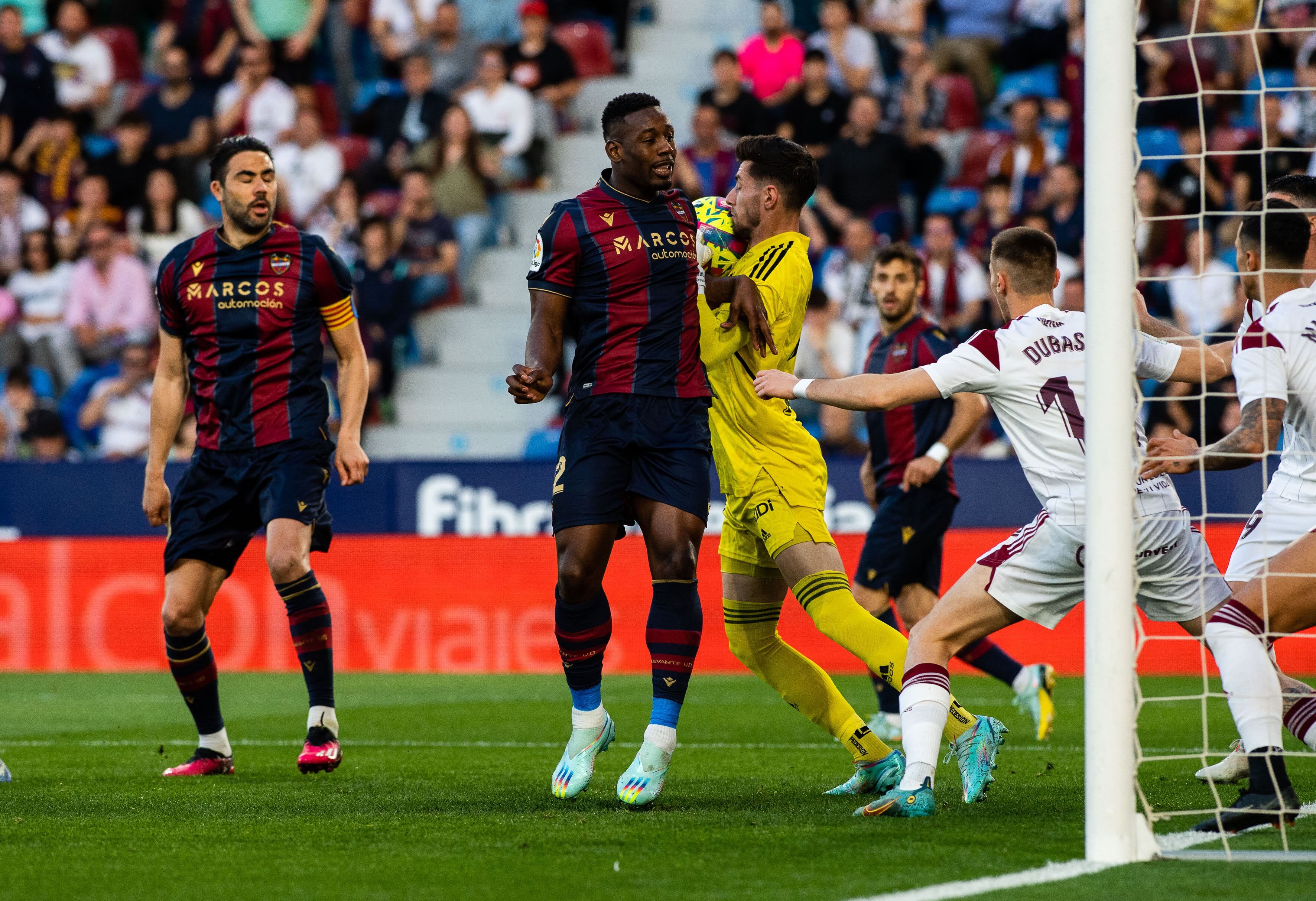 Partido disputado entre Levante y Albacete durante LaLiga SmartBank.