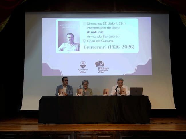 Un instant de la presentació del llibre recull d'entrevistes fetes per Armando Santacreu en el periòdic Ciudad