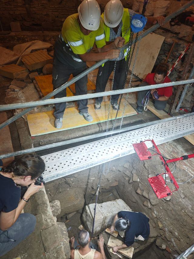 El ara romana aparecida en la iglesia del Sagrario nos habla de las medidas contra el fraude en el mercado local