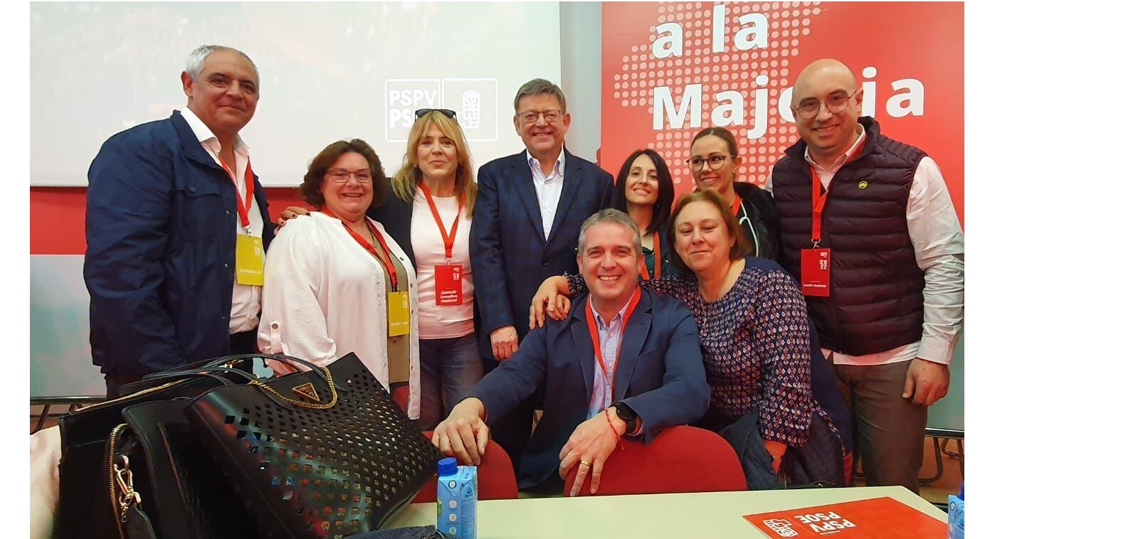 Representants dels Socialistes Vall d'Albaida amb Ximo Puig