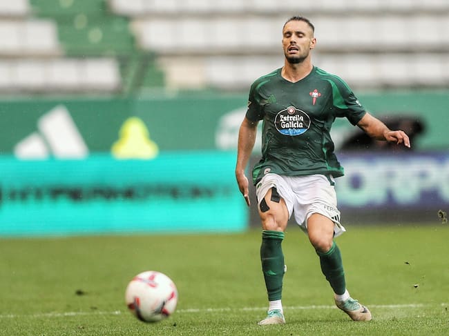 Rober Correa, en una imagen del Racing-Elche de A Malata (foto: Cadena SER)
