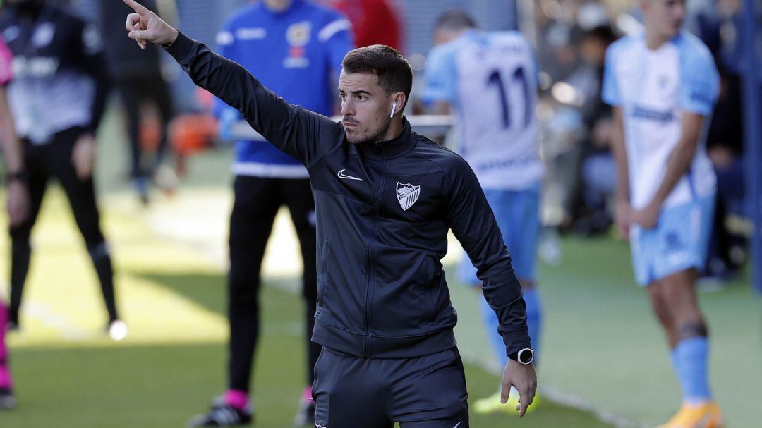 El segundo entrenador del Málaga, Manolo Sánchez, en el partido contra el Leganés