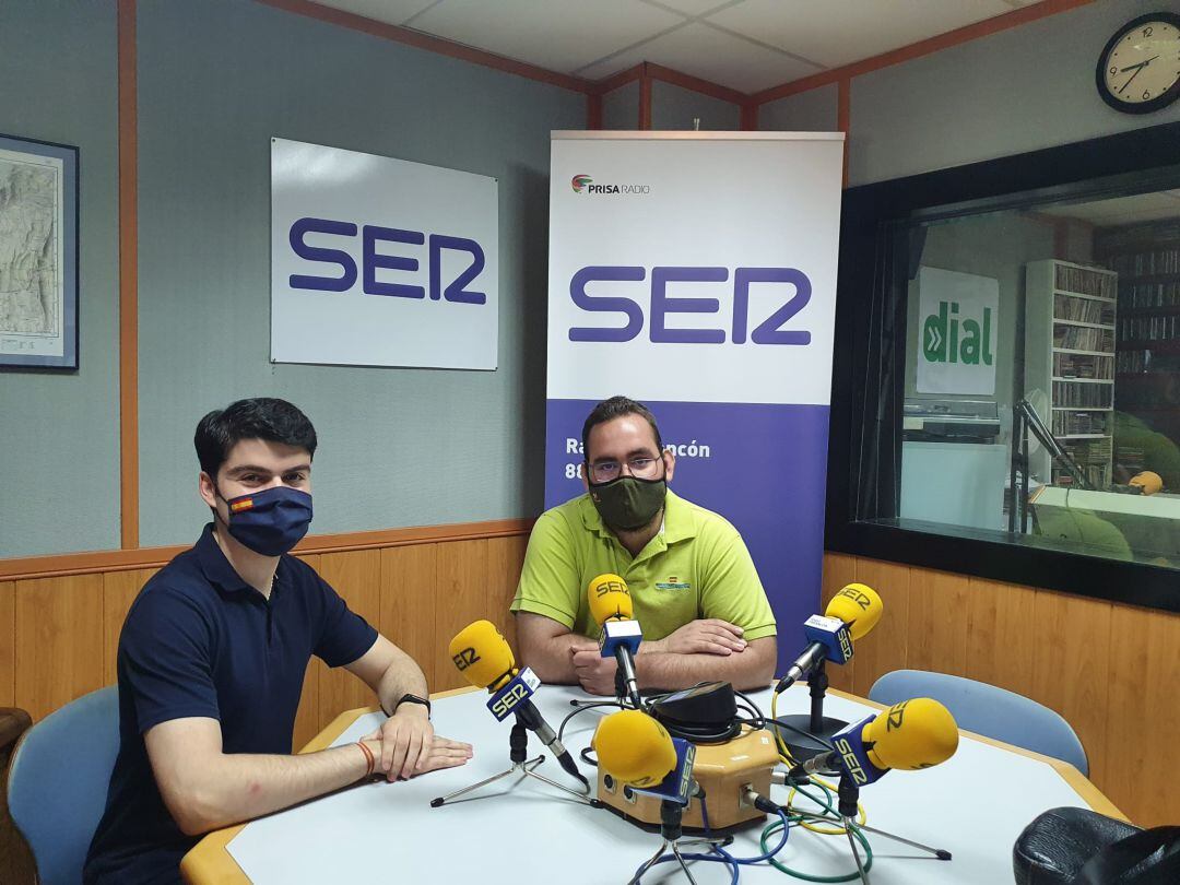 David Del Burgo, secretario de la Hermandad, junto con el presidente, Javier García Adrada