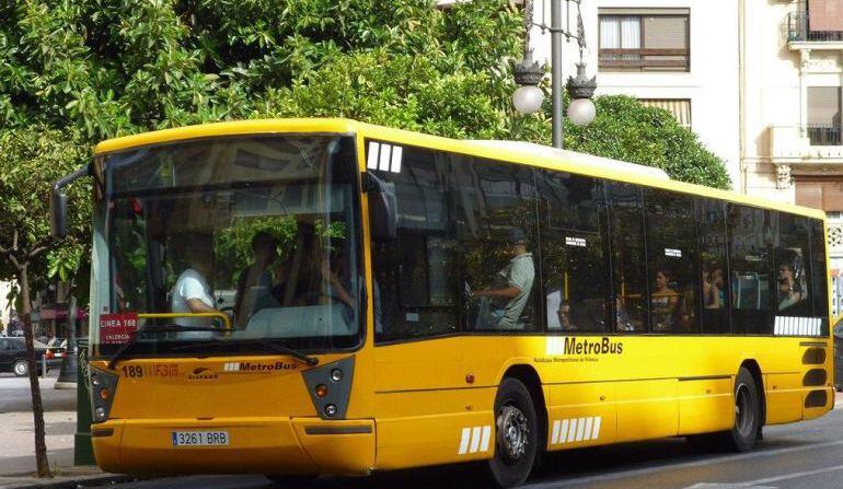 Una unidad de Metro Bus gestionada por Fernanbus