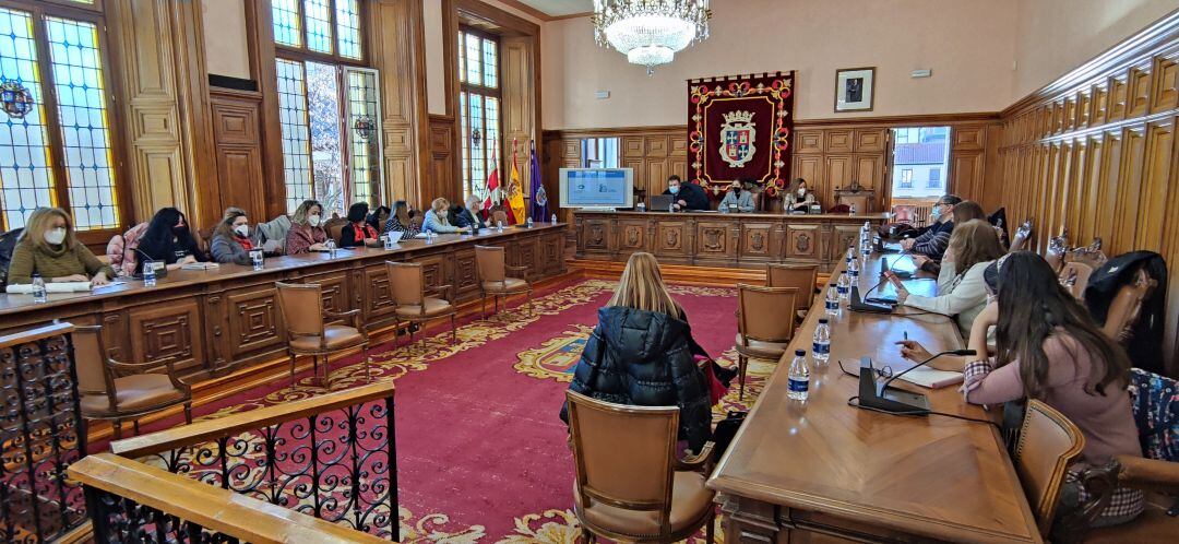 El Ayuntamiento trabaja en la implementación del I Plan Municipal de Salud