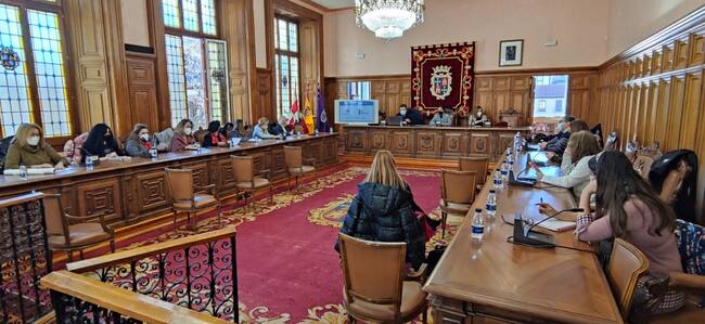 El Ayuntamiento trabaja en la implementación del I Plan Municipal de Salud