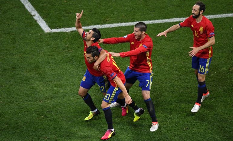 Nolito celebra su gol a Turquía.