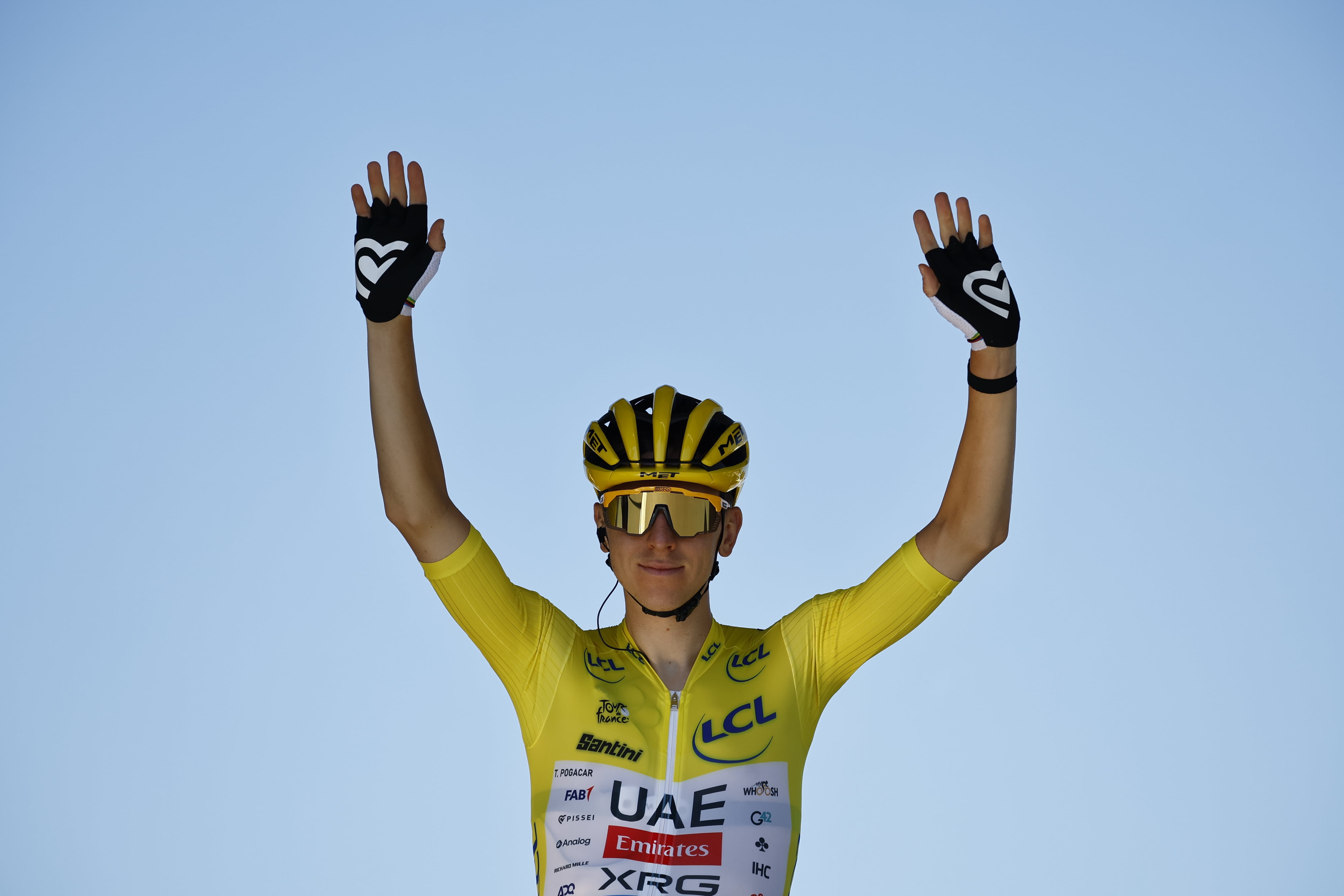 Tadej Pogacar viste el amarillo en este Tour