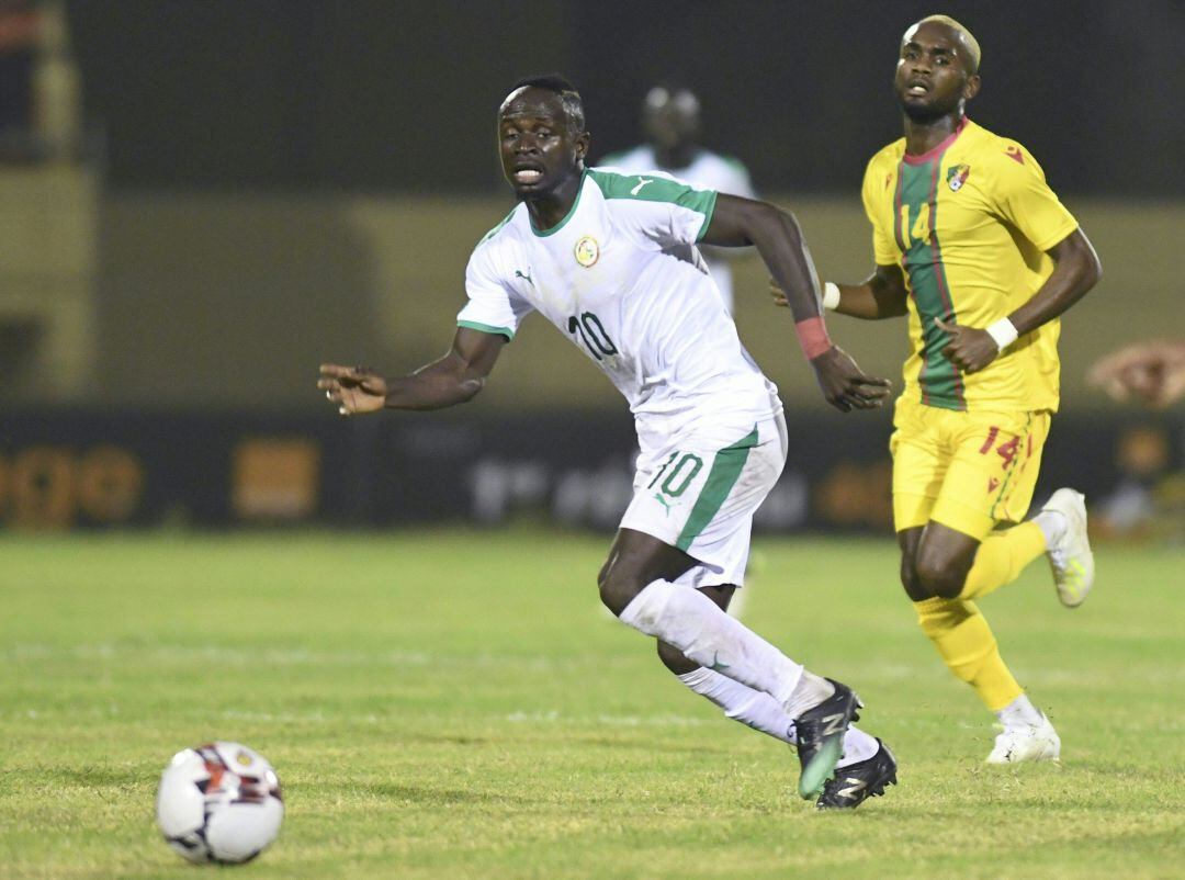 Mané, en acción con Senegal