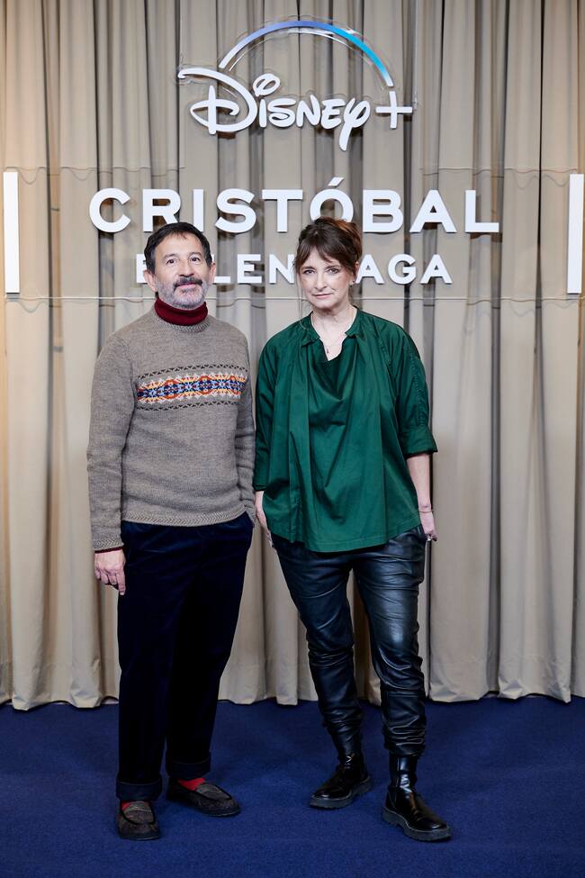 Pepo Ruiz Dorado y Bina Daigeler en la presentación de la serie 'Cristóbal Balenciaga' de Disney+.