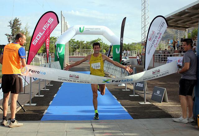 Llegada del villenense Andrés Micó