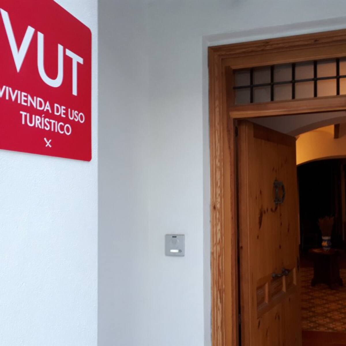 Bellido: “Desde este miércoles se suspenden las licencias a viviendas de uso turístico en los distritos centro y sur”