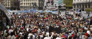 Asamblea del movimiento 15-M en la Puerta del Sol para acordar el protocolo de desalojo