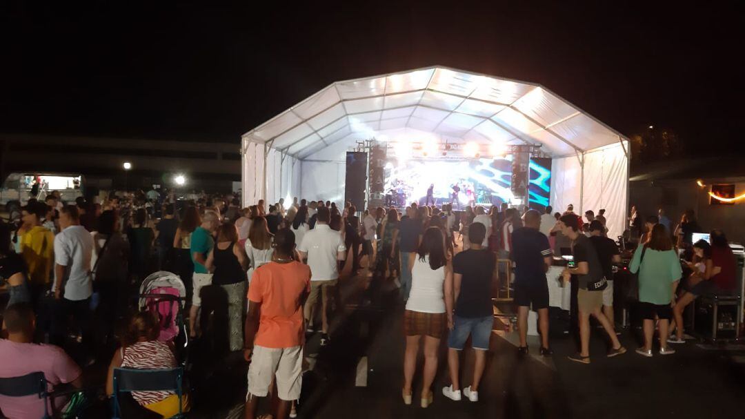 Verbena en el recinto ferial de Valdeluz