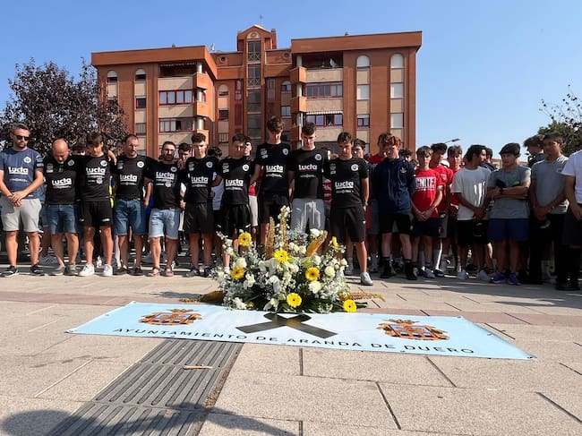 Emoción entre los compañeros de Iván Mélendez Luque, joven ciclista fallecido en la Vuelta Júnior a la Ribera del Duero