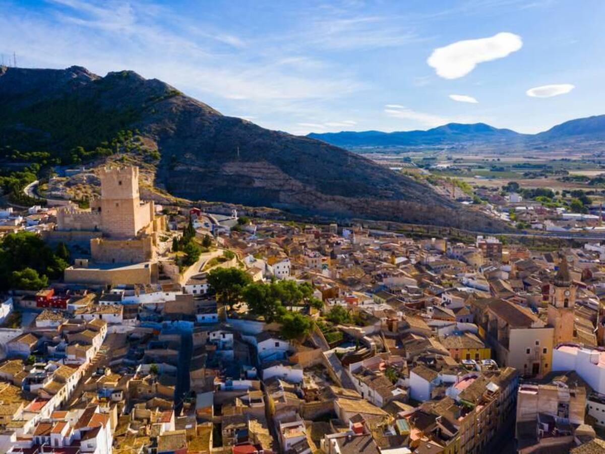 El desempleo baja en 33 personas en Villena al cierre de abril