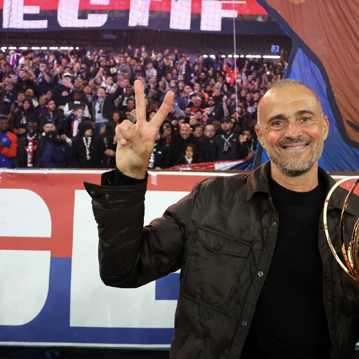 "Casi obsesivo en su relación con el cuerpo": el estado de forma de Luis Enrique marca tendencia en Francia