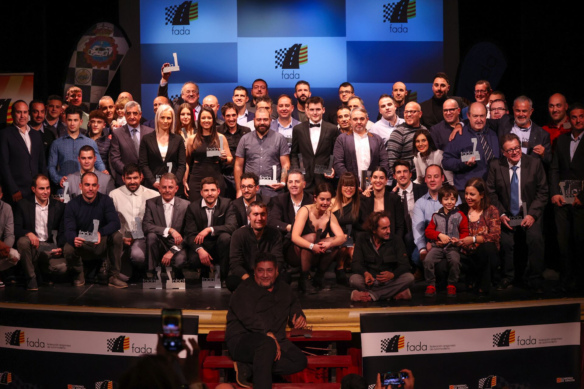 Foto de familia de los premiados en la Gala de la FADA