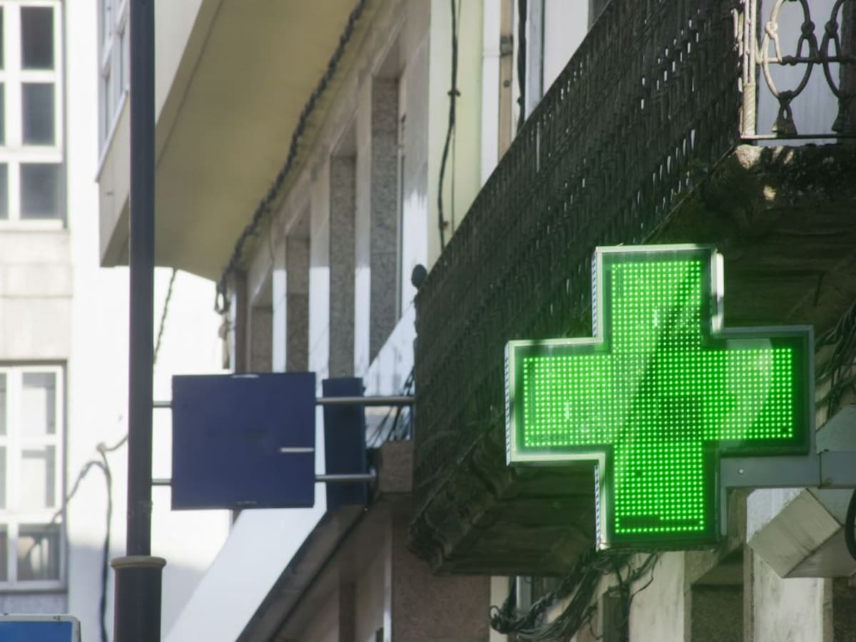 Detenido por amenazar y agredir a trabajadoras y clientas de una farmacia