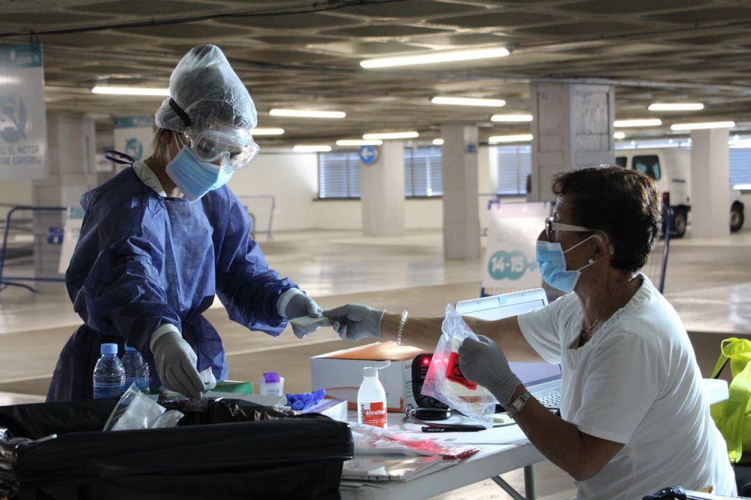 El Govern subvenciona amb 300.000 euros la Creu Roja per la gestió de l’stop-lab de l’aparcament de Prat de la Creu.