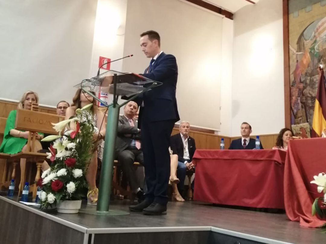 Luciano Huerga durante su discurso tras ser elegido Alcalde de Benavente