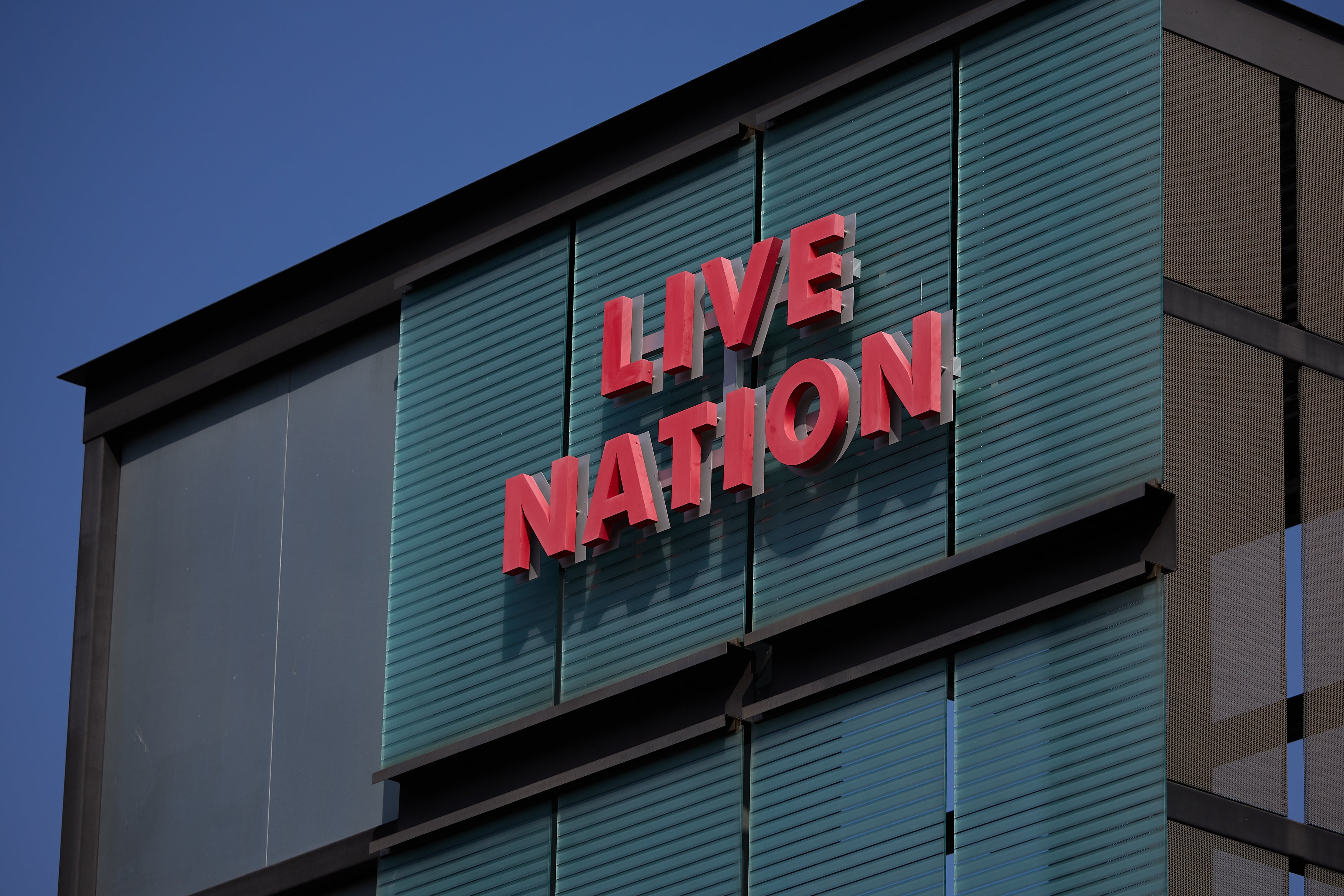 Demanda a Live Nation por monopolio en la venta de entradas.