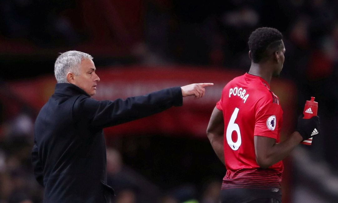 Mourinho y Pogba durante un partido. 