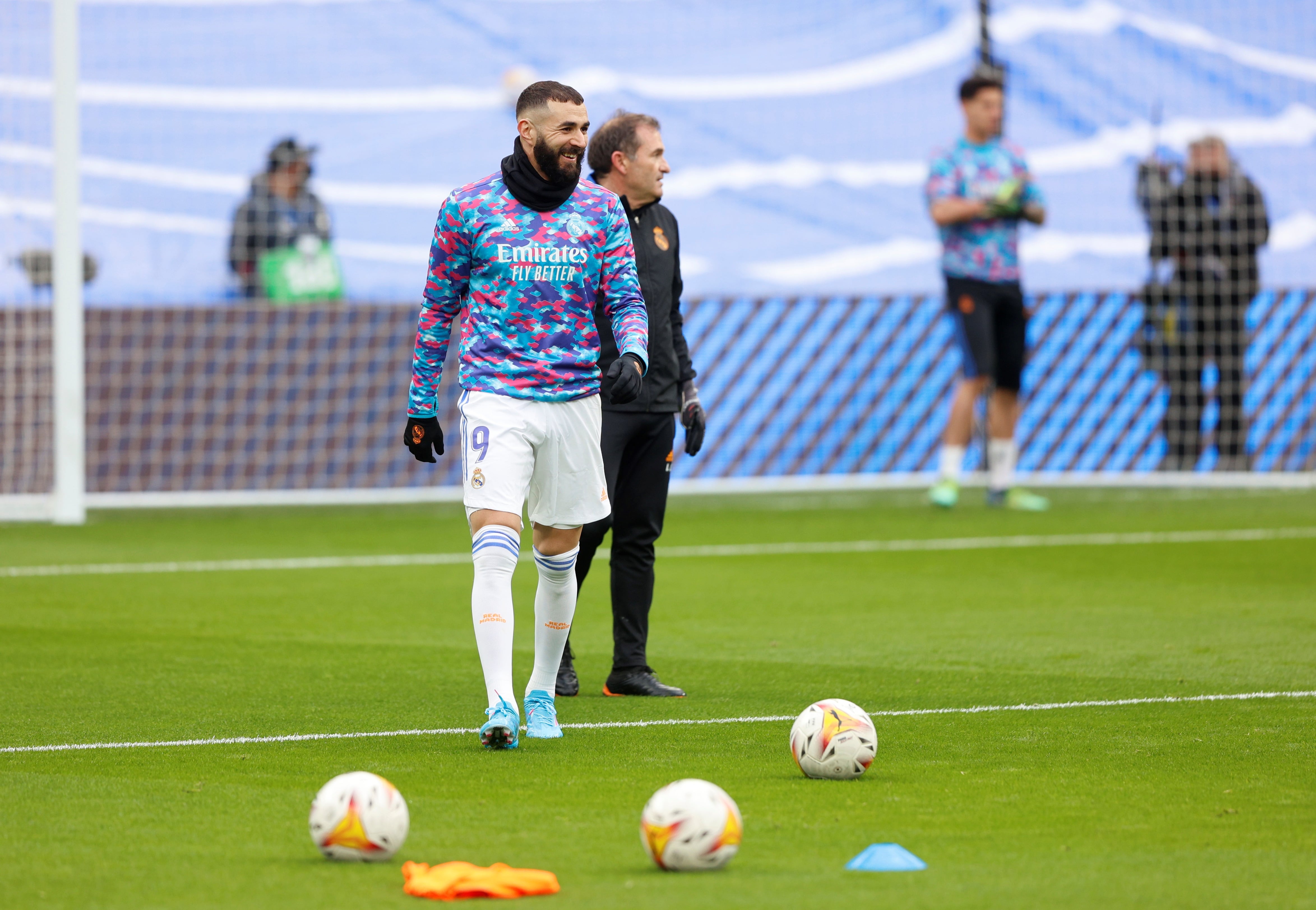 Benzema, durante un calentamiento con el Real Madrid