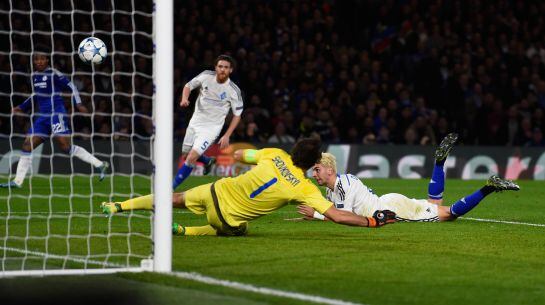 El gol en propia meta de Aleksandar Dragovic ante el Chelsea de Mourinho.