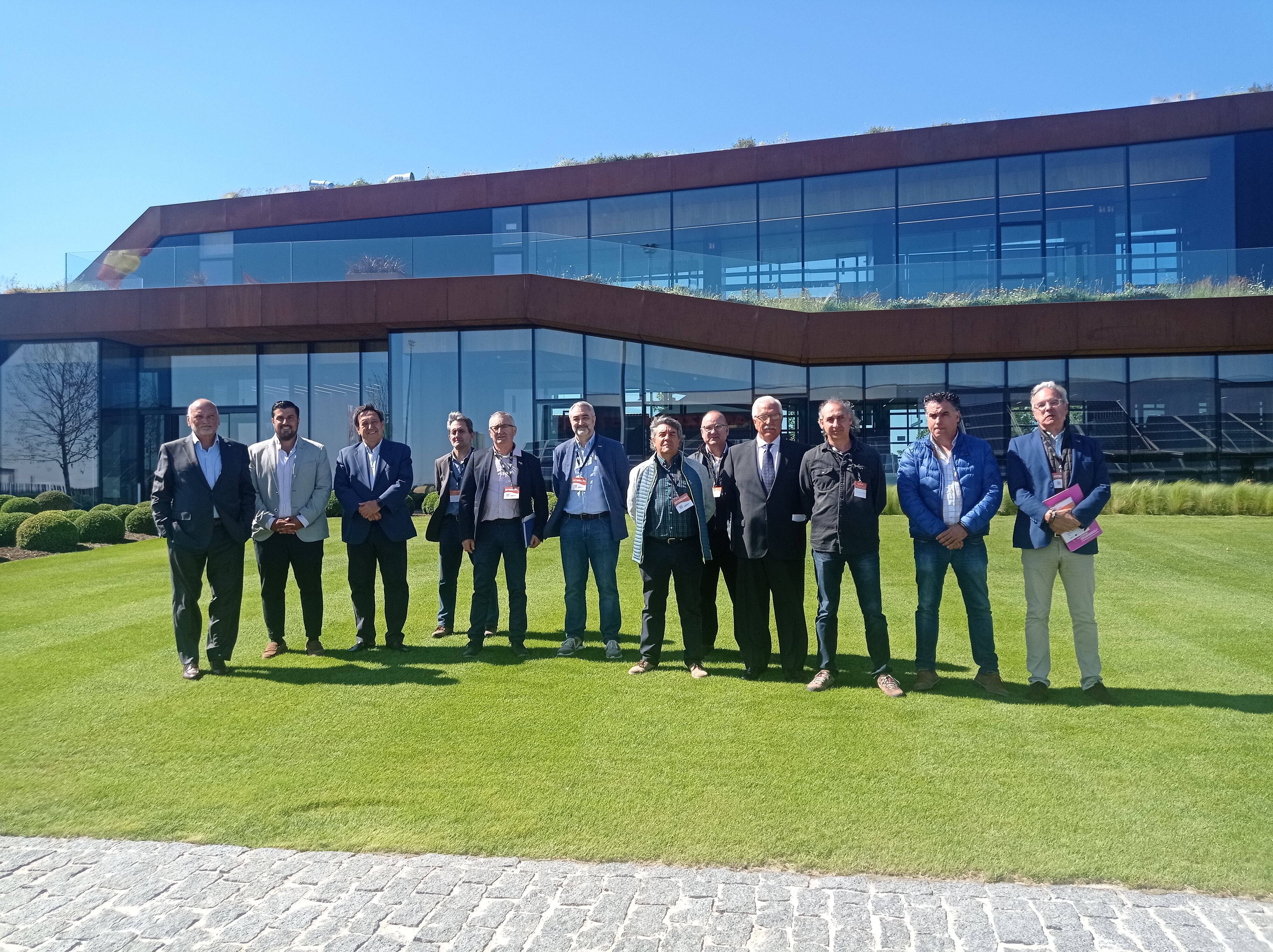 Participantes en la jornada sobre agrobiomasa en Villamartín de Campos