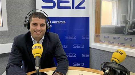 Benjamín Perdomo, concejero del PSOE en el Cabildo de Lanzarote, en los estudios de Ser Lanzarote.